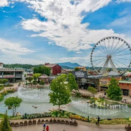 Gt307 Romantic Condo Downtown Gatlinburg & Pool-3